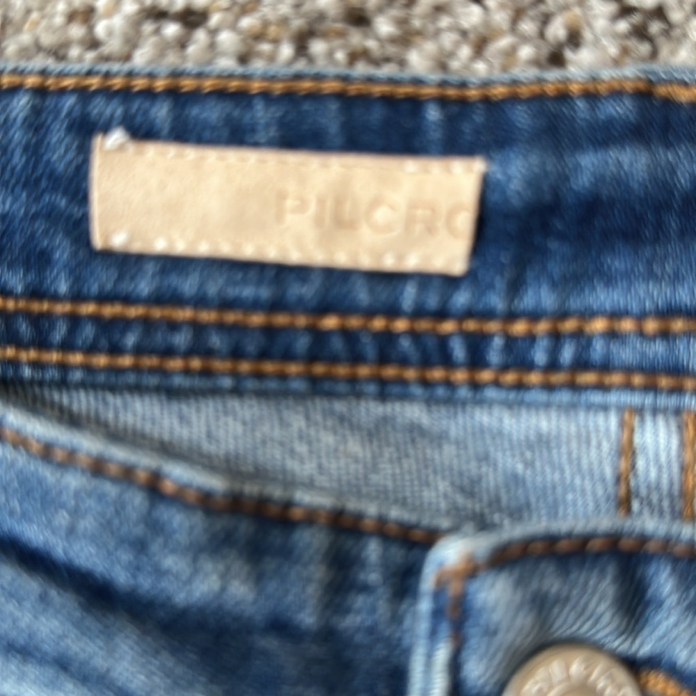 Pilcro Anthropologie Distressed Slim Boyfriend Crop, Size 29, Like New - Picture 4 of 6